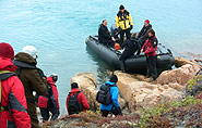 Anlandung mit Schlauchboot, arctic-travels.com